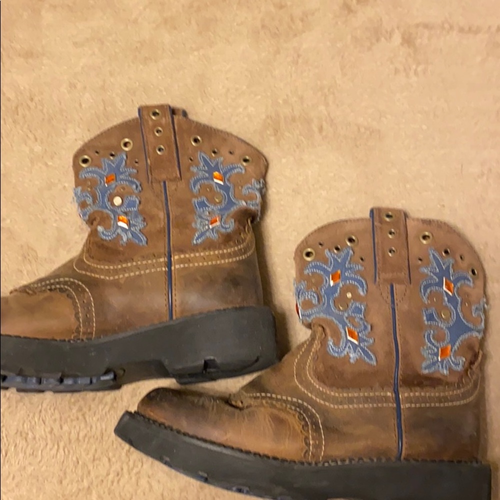 Ariat